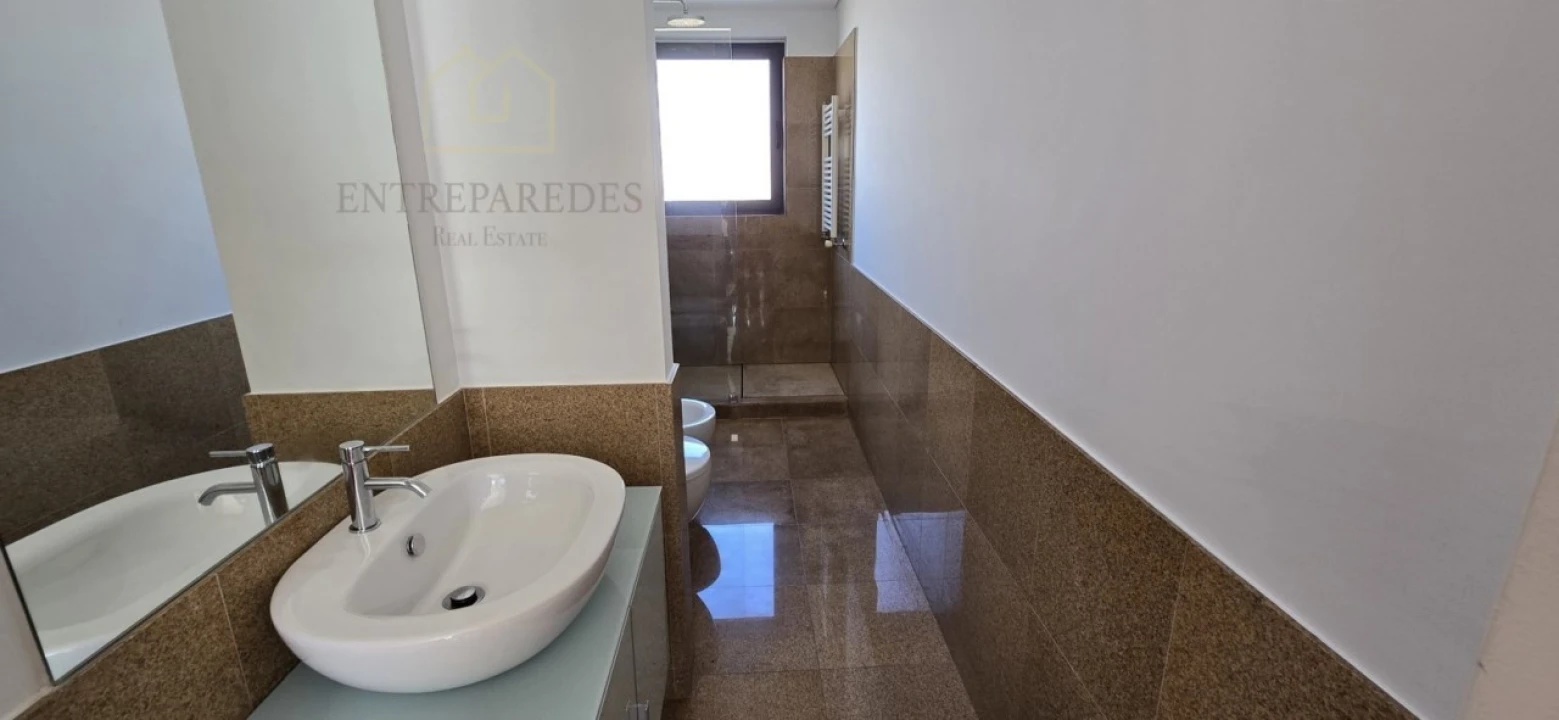 Apartamento T6 para Venda em Paranhos Foto 24