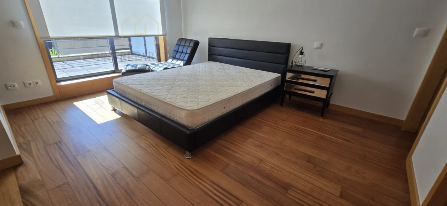 Apartamento T6 para Venda em Paranhos Foto 23