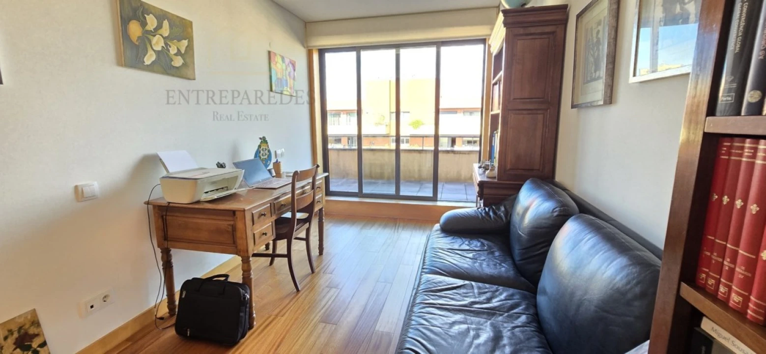 Apartamento T6 para Venda em Paranhos Foto 31