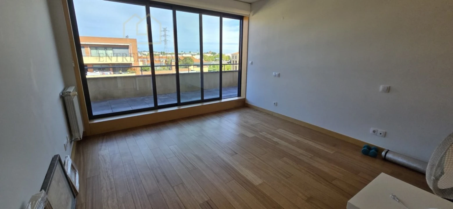 Apartamento T6 para Venda em Paranhos Foto 32