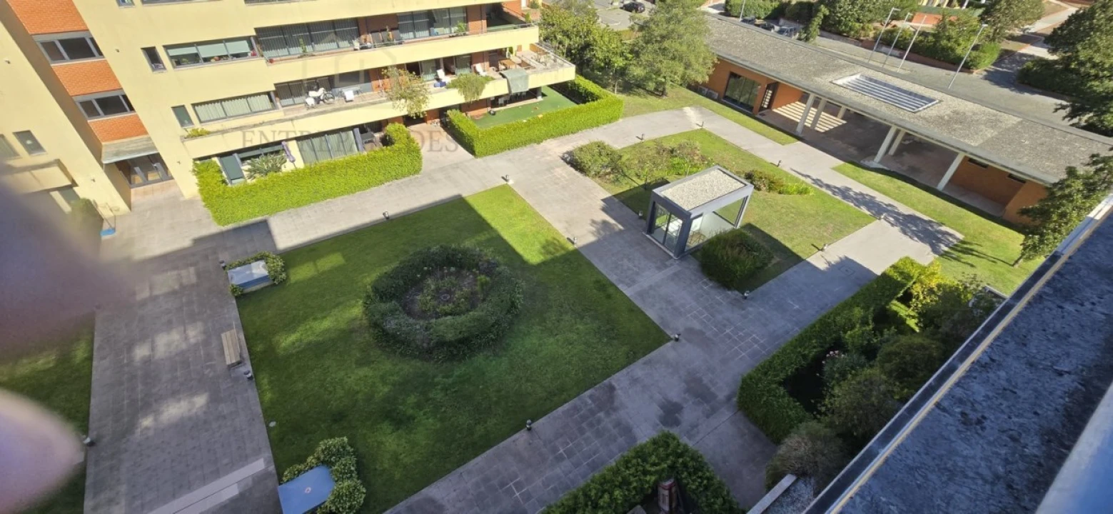 Apartamento T6 para Venda em Paranhos Foto 36