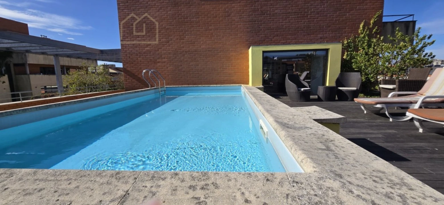 Apartamento T6 para Venda em Paranhos Foto 2