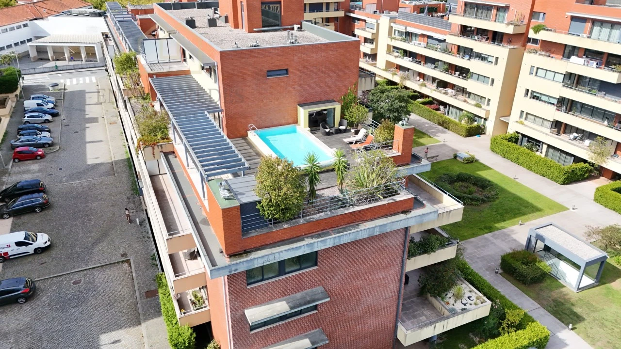 Apartamento T6 para Venda em Paranhos Foto 48