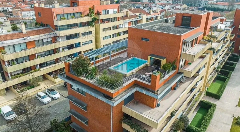 Apartamento T6 para Venda em Paranhos Foto 45