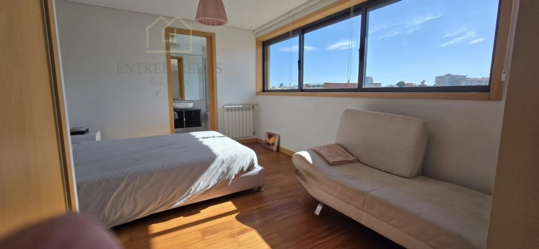 Apartamento T6 para Venda em Paranhos Foto 30