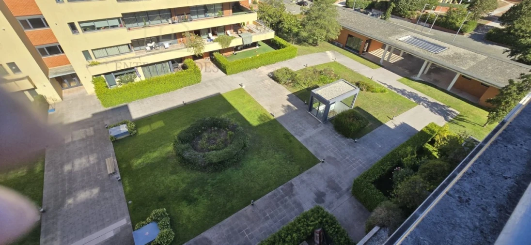 Apartamento T6 para Venda em Paranhos Foto 36