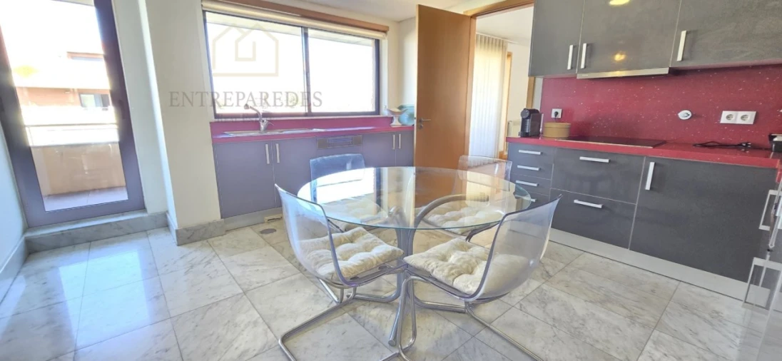 Apartamento T6 para Venda em Paranhos Foto 16