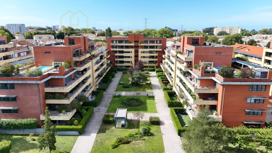 Apartamento T6 para Venda em Paranhos Foto 47