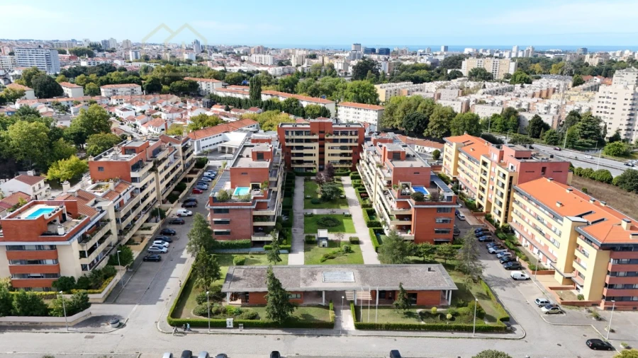 Apartamento T6 para Venda em Paranhos Foto 49