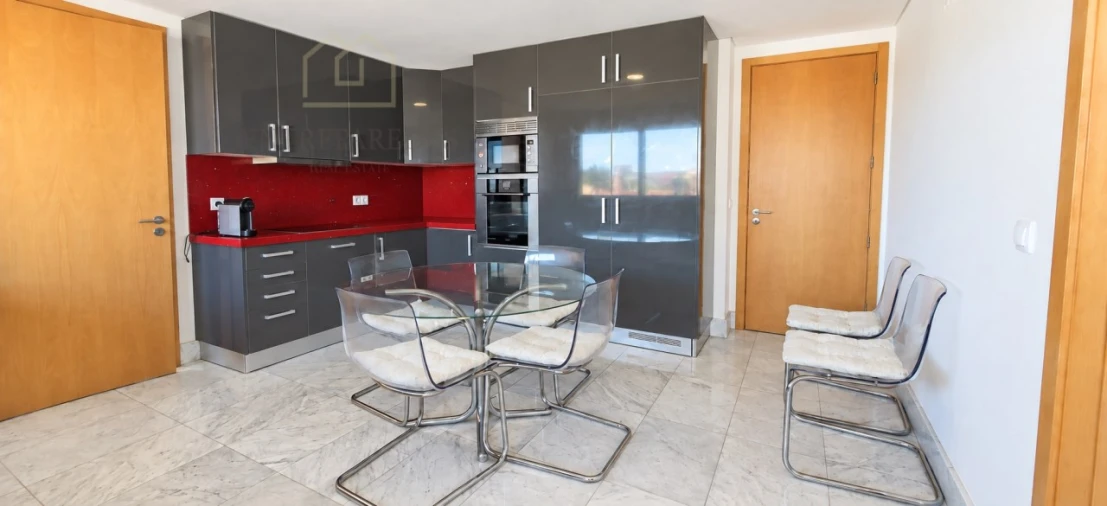 Apartamento T6 para Venda em Paranhos Foto 13
