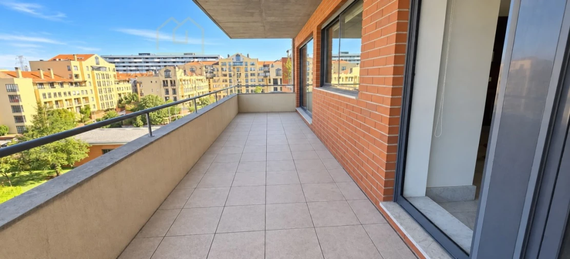Apartamento T6 para Venda em Paranhos Foto 15