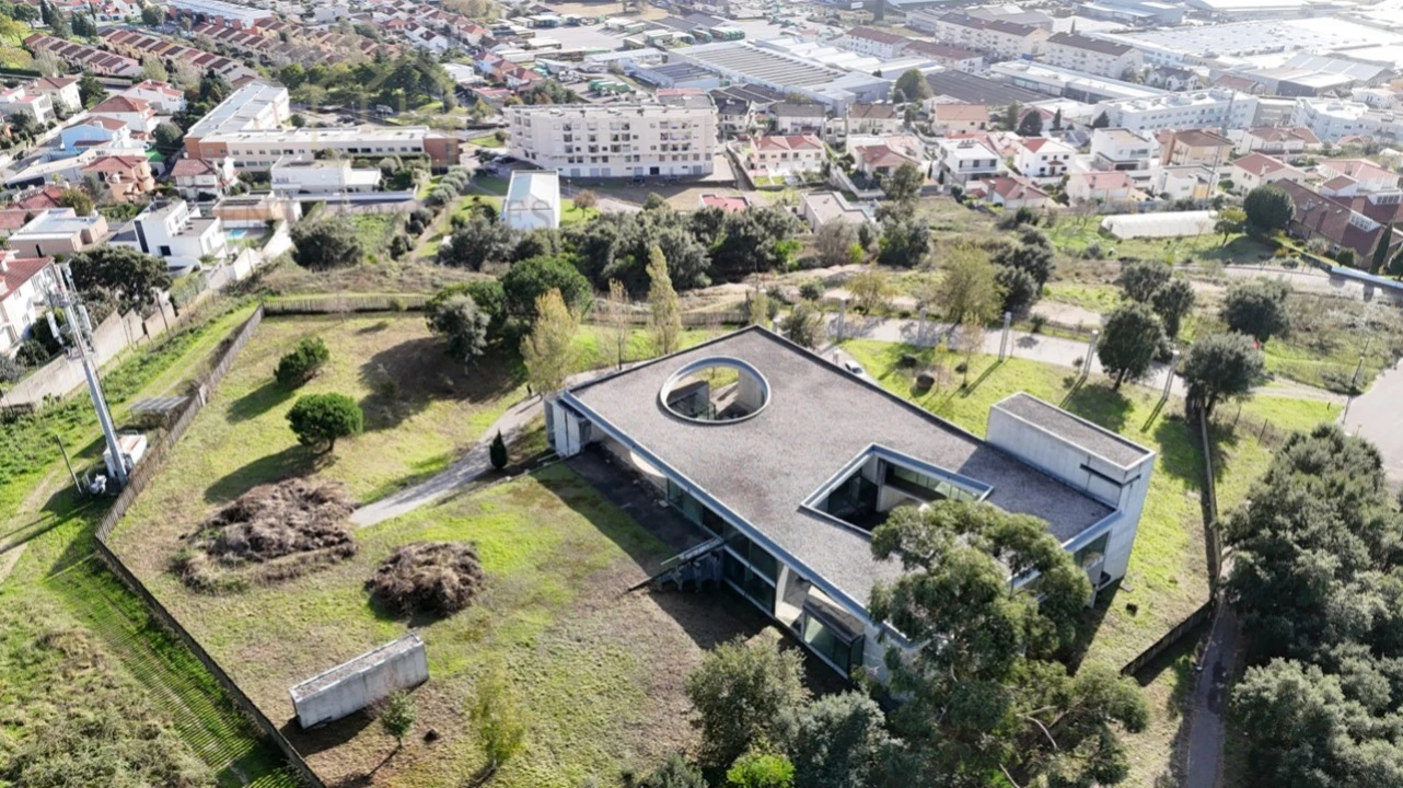 Negócio para Arrendamento em Nogueira, Fraião e Lamaçães Foto 1