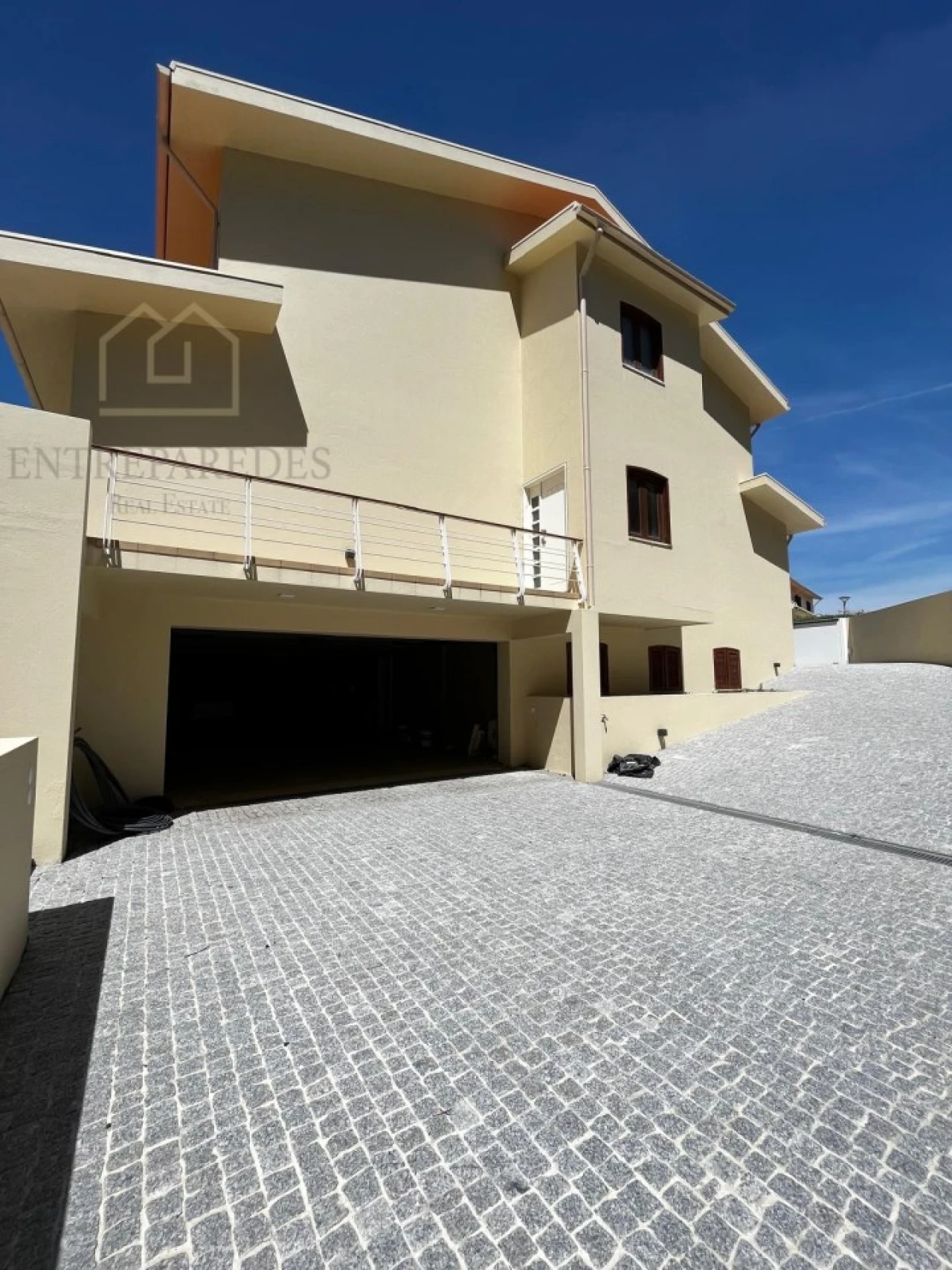 Moradia T5 para Venda em Gulpilhares e Valadares Foto 1