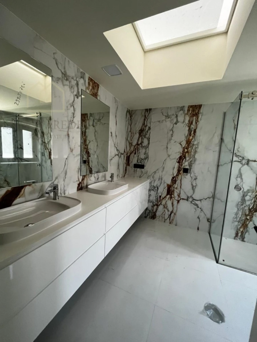 Moradia T5 para Venda em Gulpilhares e Valadares Foto 3