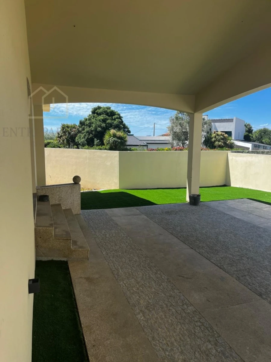 Moradia T5 para Venda em Gulpilhares e Valadares Foto 5