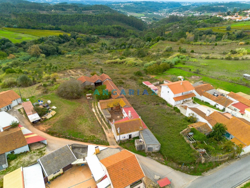 Moradia T2 para Venda em Turquel Foto 2