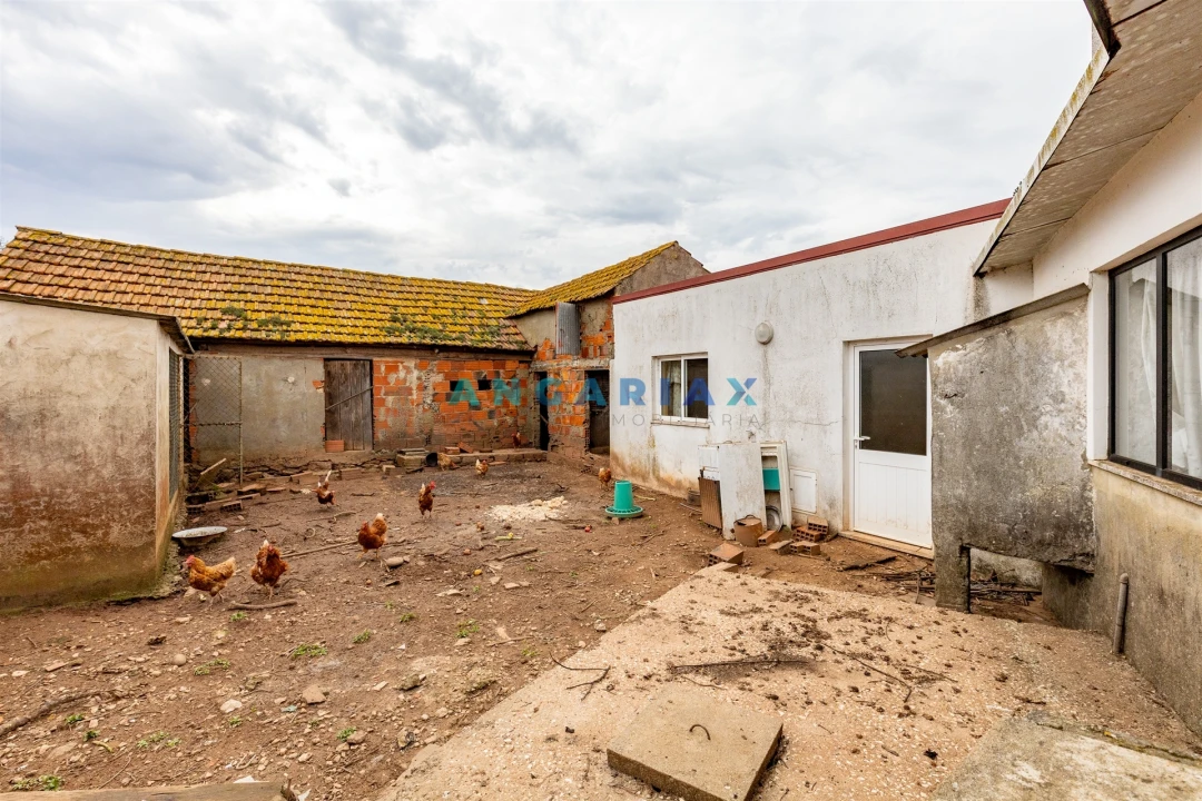 Moradia T2 para Venda em Turquel Foto 32