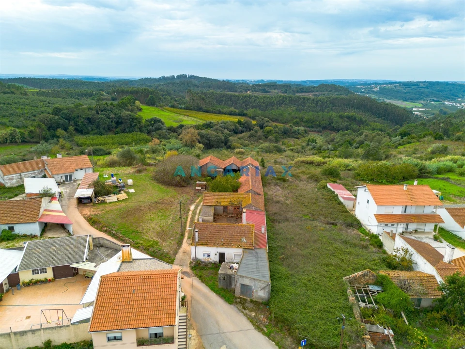 Moradia T2 para Venda em Turquel Foto 3