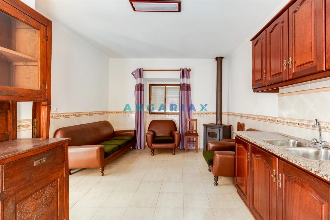 Moradia T2 para Venda em Turquel Foto 24