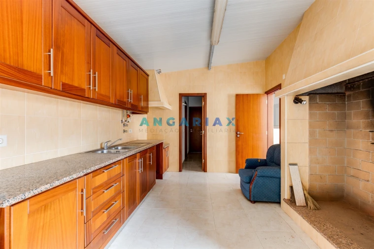 Moradia T2 para Venda em Turquel Foto 16