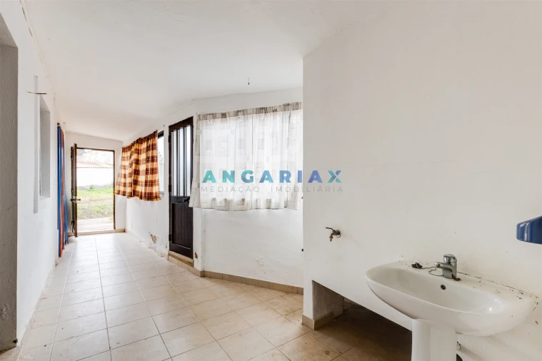 Moradia T2 para Venda em Turquel Foto 19