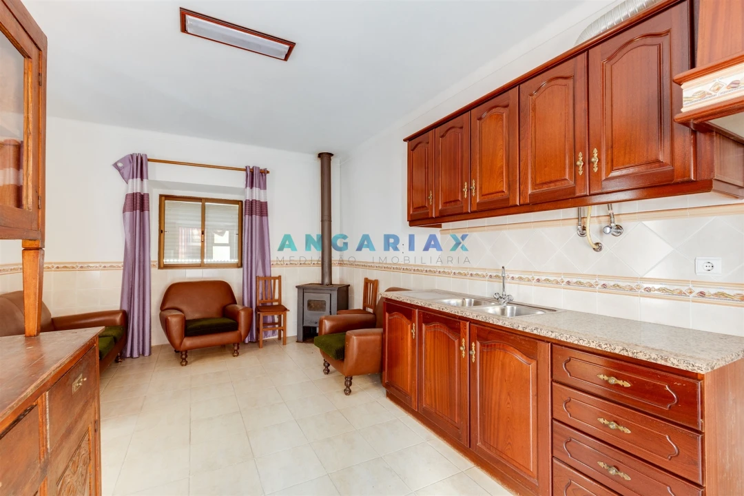 Moradia T2 para Venda em Turquel Foto 22