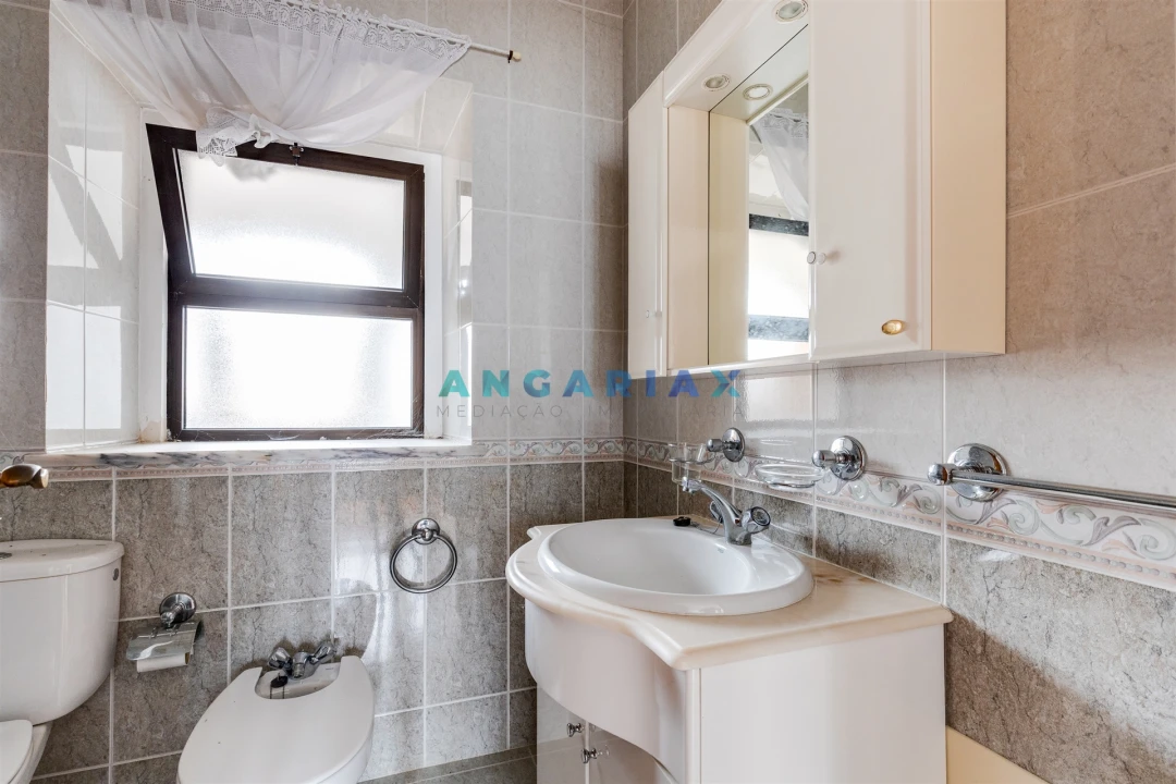 Moradia T2 para Venda em Turquel Foto 29