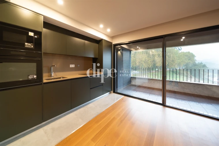 Apartamento T1 para Arrendamento em Candoso Santiago e Mascotelos Foto 5