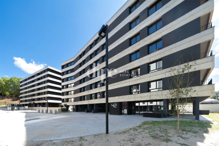 Apartamento T1 para Arrendamento em Candoso Santiago e Mascotelos