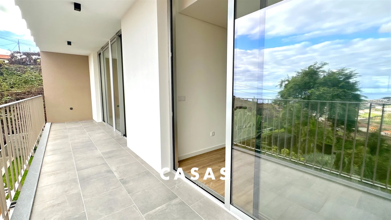 Apartamento T3 para Venda em Estreito de Camara de Lobos Foto 3