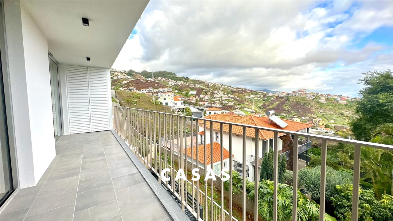 Apartamento T3 para Venda em Estreito de Camara de Lobos Foto 2