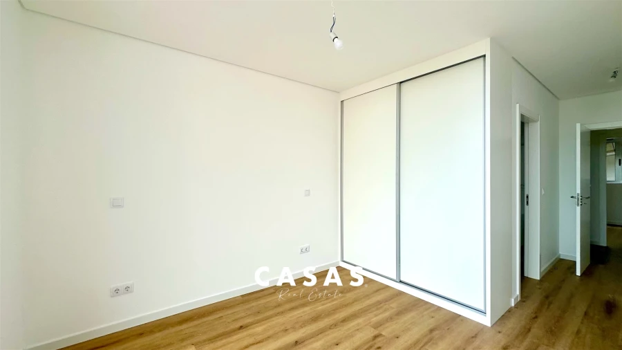 Apartamento T3 para Venda em Estreito de Camara de Lobos Foto 14