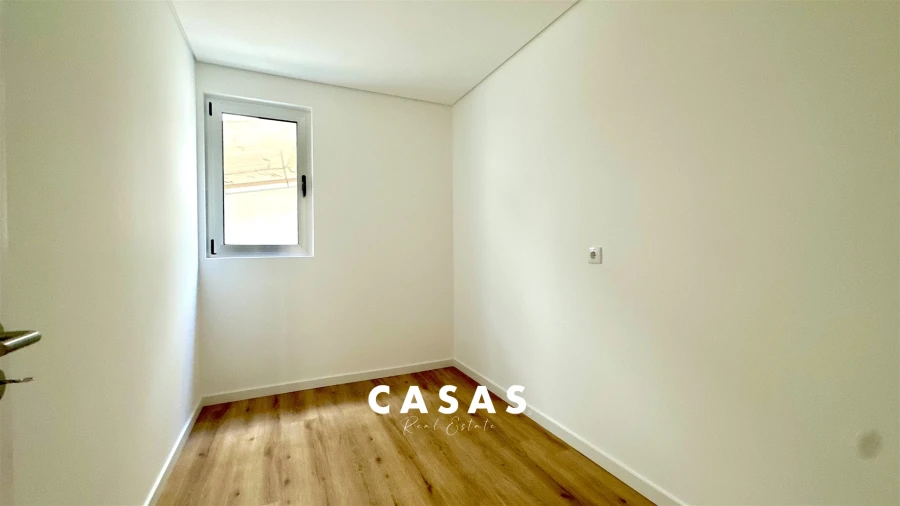 Apartamento T3 para Venda em Estreito de Camara de Lobos Foto 18