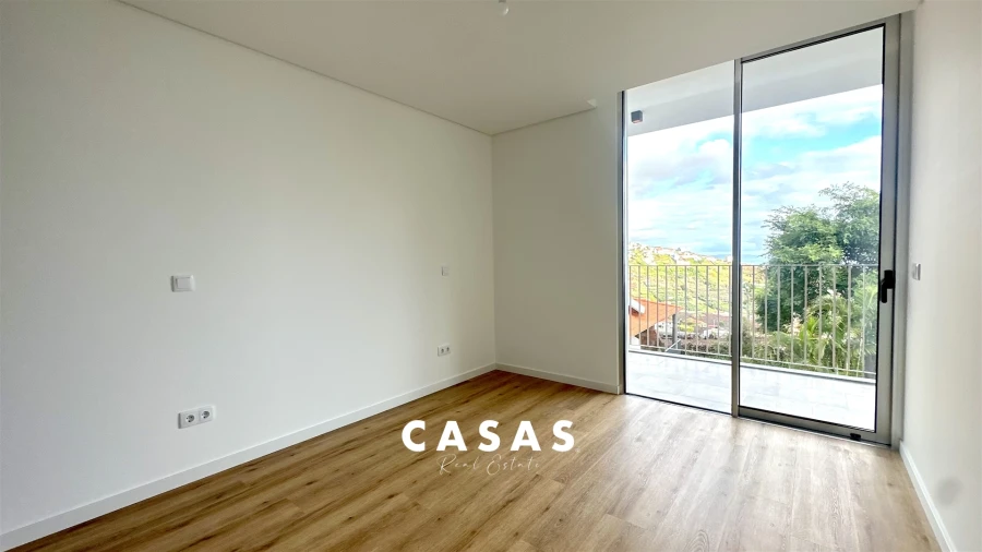 Apartamento T3 para Venda em Estreito de Camara de Lobos Foto 11