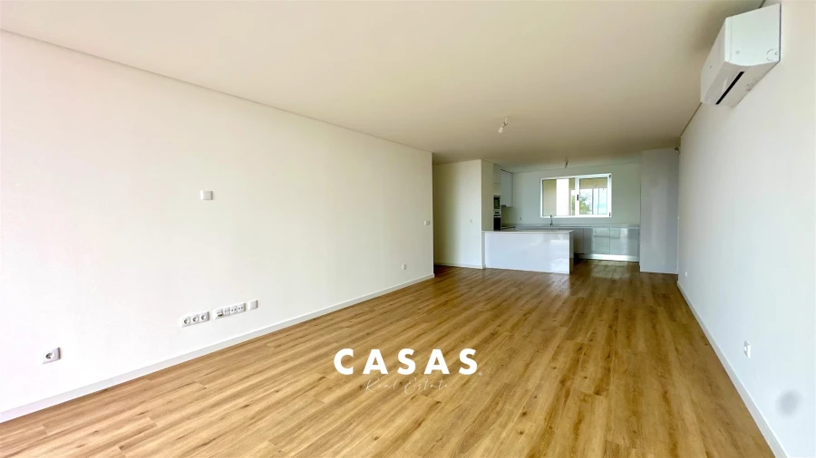Apartamento T3 para Venda em Estreito de Camara de Lobos Foto 4