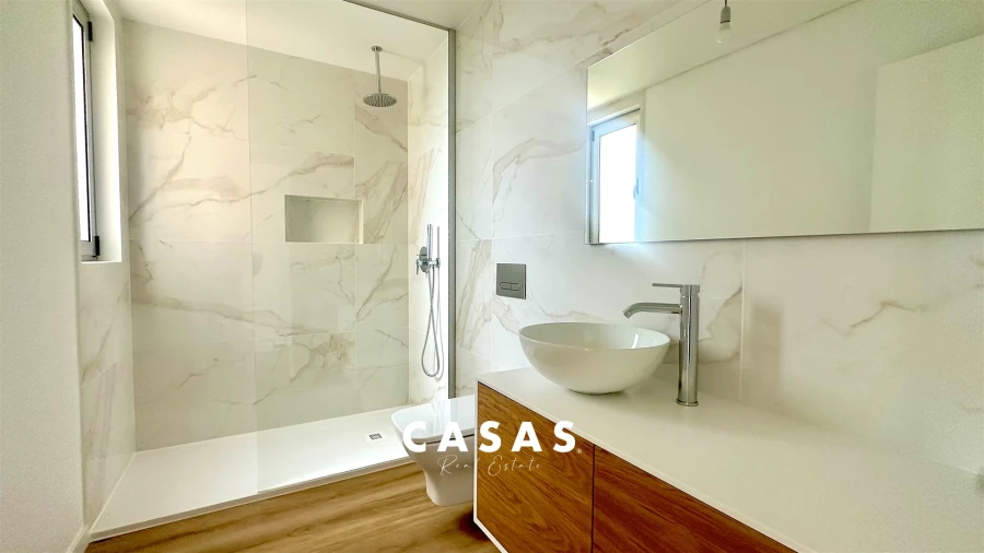 Apartamento T3 para Venda em Estreito de Camara de Lobos Foto 13