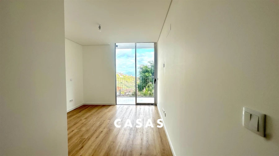 Apartamento T3 para Venda em Estreito de Camara de Lobos Foto 17