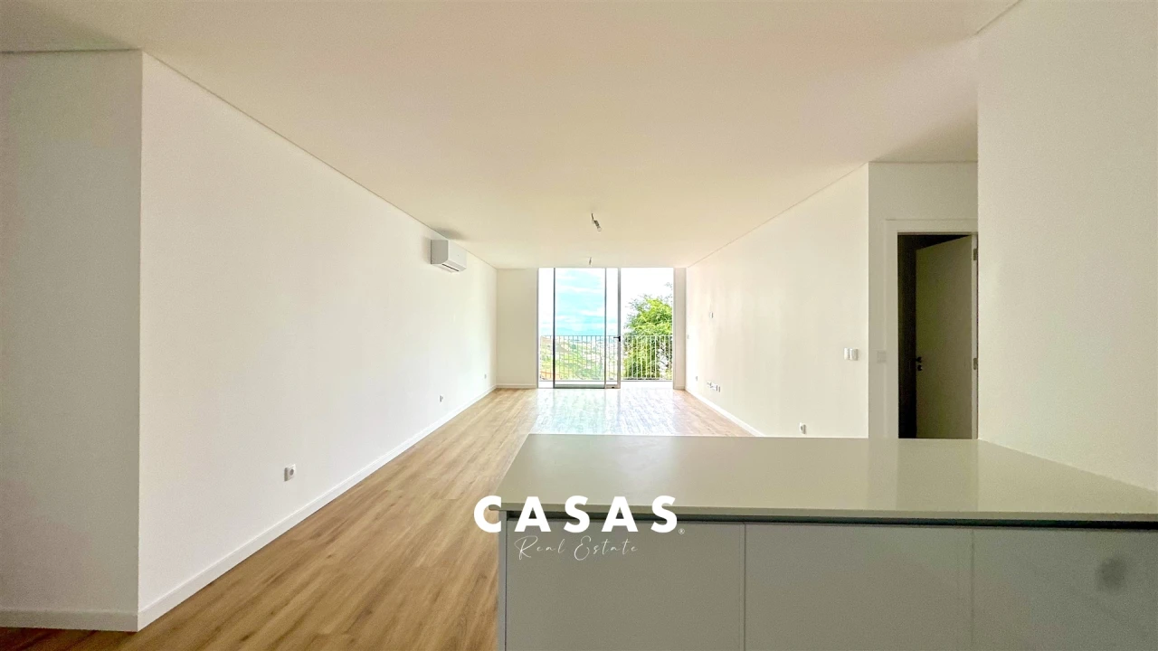 Apartamento T3 para Venda em Estreito de Camara de Lobos Foto 7