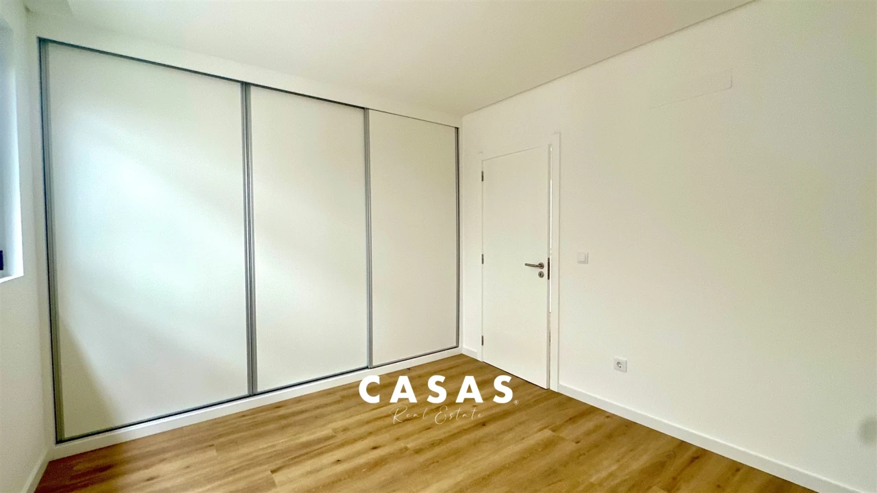 Apartamento T3 para Venda em Estreito de Camara de Lobos Foto 12