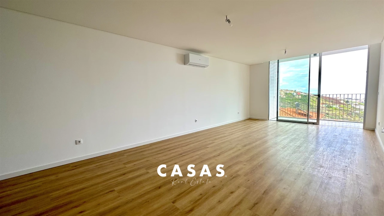Apartamento T3 para Venda em Estreito de Camara de Lobos Foto 5