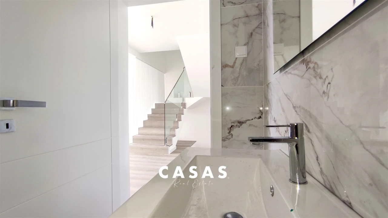 Moradia T3 para Venda em Santo Antonio Foto 36