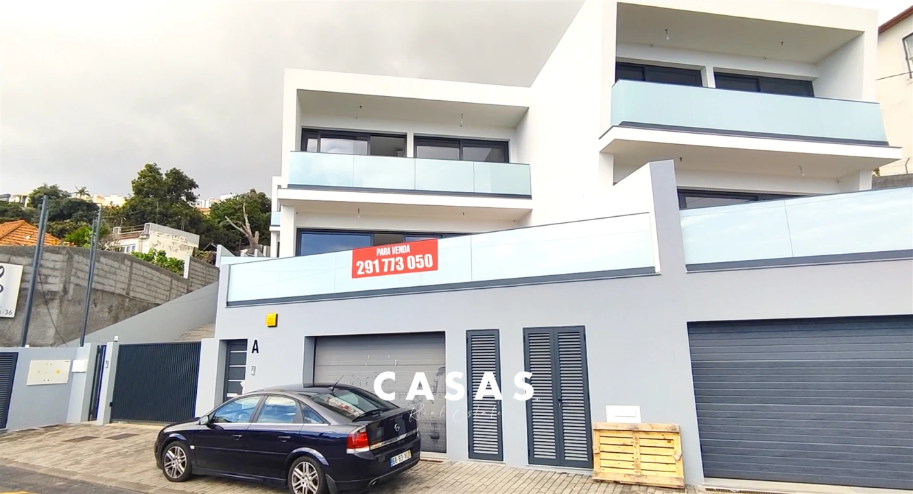 Moradia T3 para Venda em Santo Antonio Foto 1