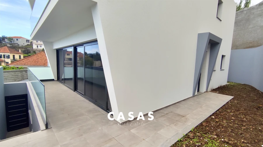 Moradia T3 para Venda em Santo Antonio Foto 3