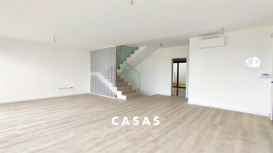 Moradia T3 para Venda em Santo Antonio Foto 11