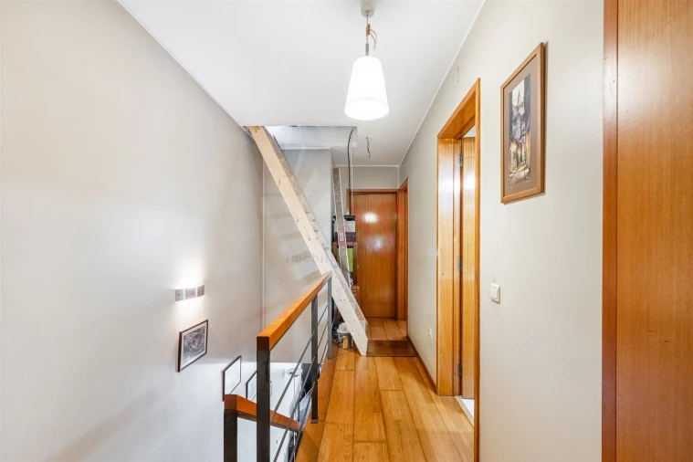 Moradia T3 para Venda em Fermentões Foto 16