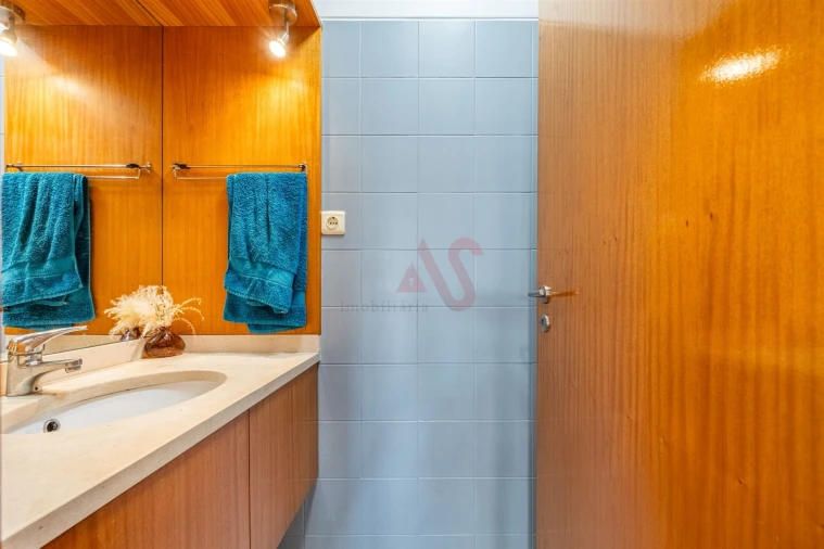 Moradia T3 para Venda em Fermentões Foto 22