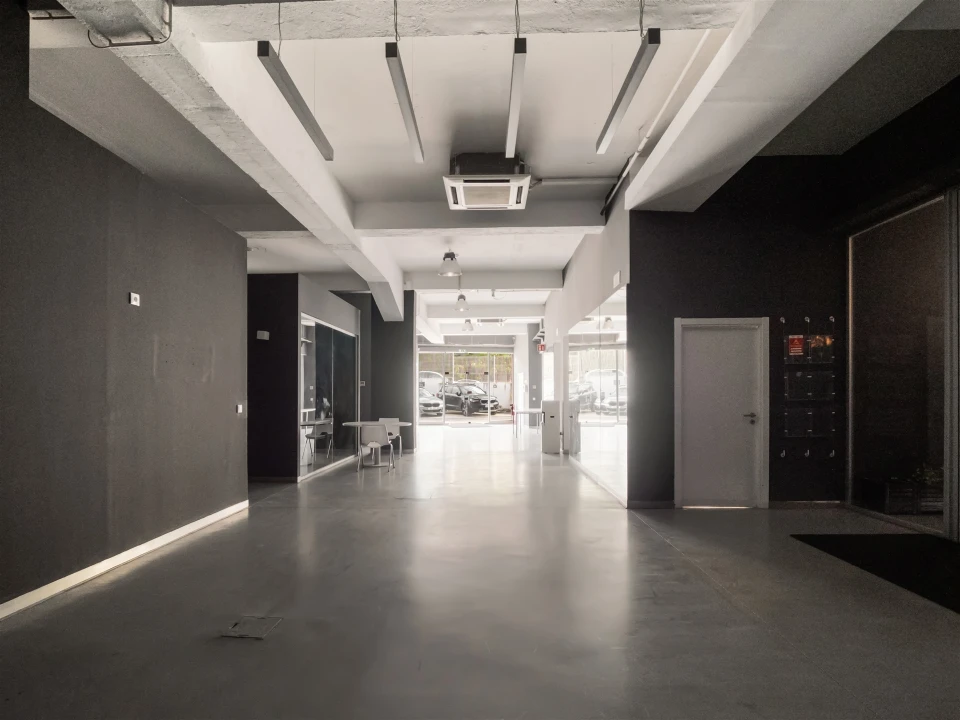 Armazém para Arrendamento em Carnaxide e Queijas Foto 15