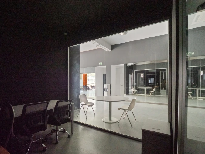 Armazém para Arrendamento em Carnaxide e Queijas Foto 7