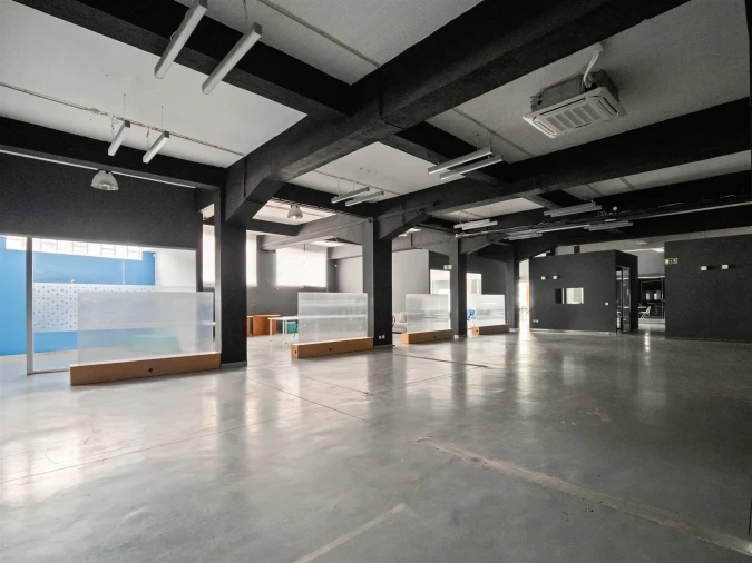 Armazém para Arrendamento em Carnaxide e Queijas Foto 13