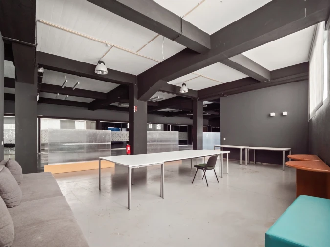 Armazém para Arrendamento em Carnaxide e Queijas Foto 8